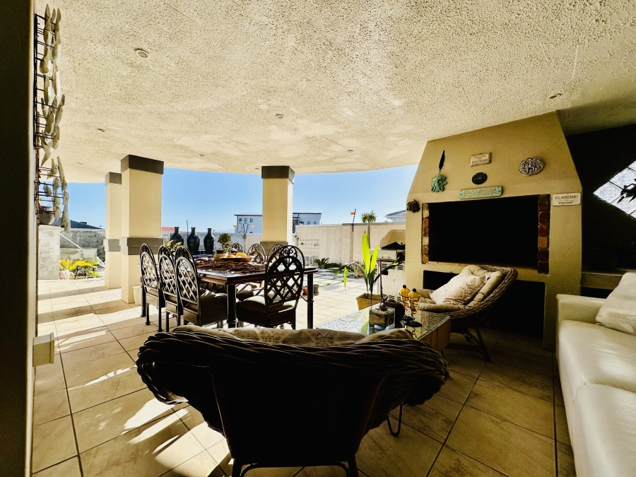 3 Bedroom Property for Sale in De Kelders Western Cape